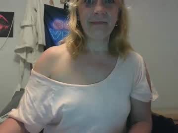 pinkwhitney618