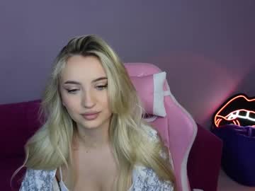 valeriesteele